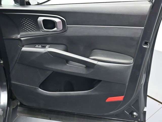 Used 2023 Kia Sorento LX image 30