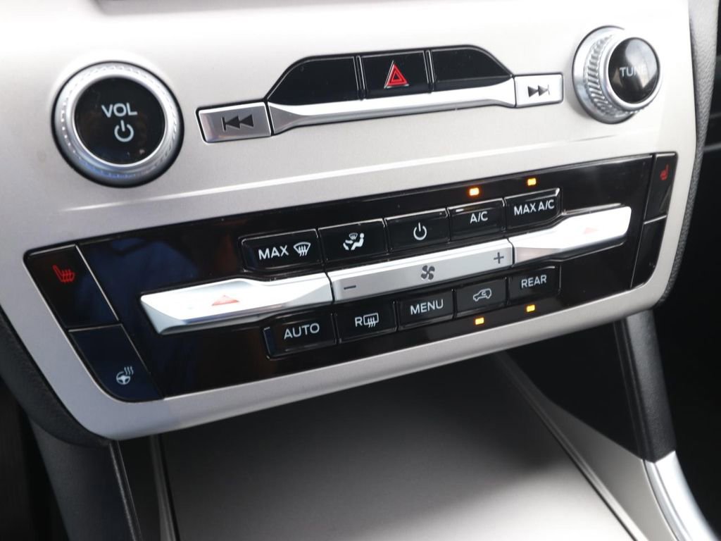 Certified 2023 Ford Explorer XLT w/ Equipment Group 202A image 23