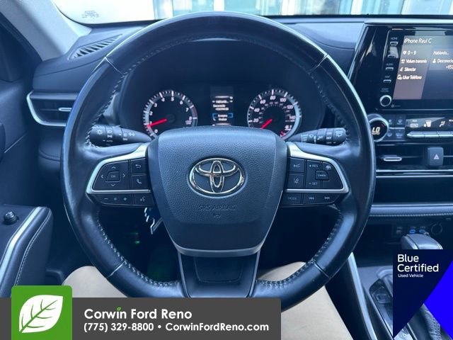 Used 2022 Toyota Highlander LE AWD/4WD image 9
