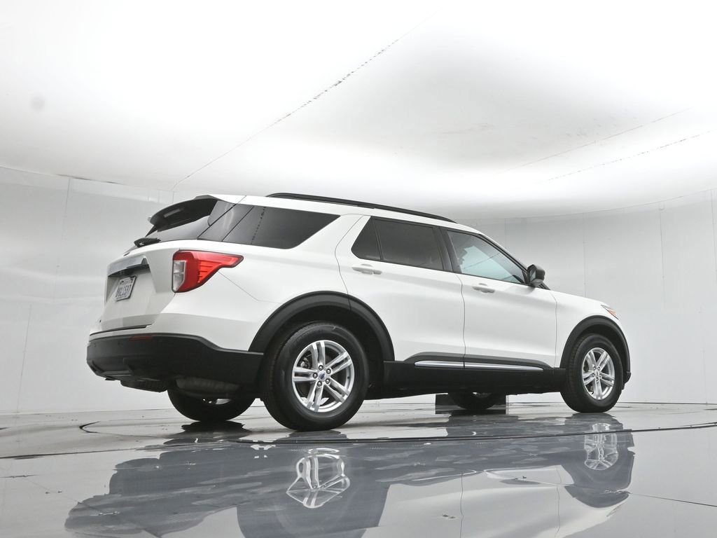 Certified 2023 Ford Explorer XLT RWD image 15