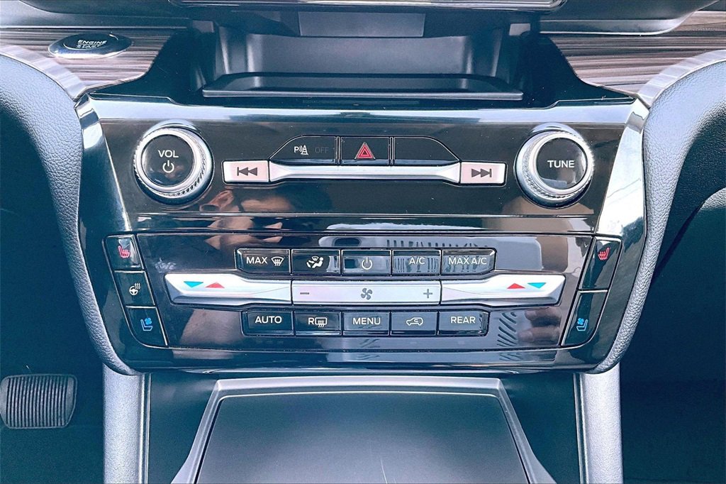 Certified 2023 Ford Explorer Limited w/ Equipment Group 301A image 32