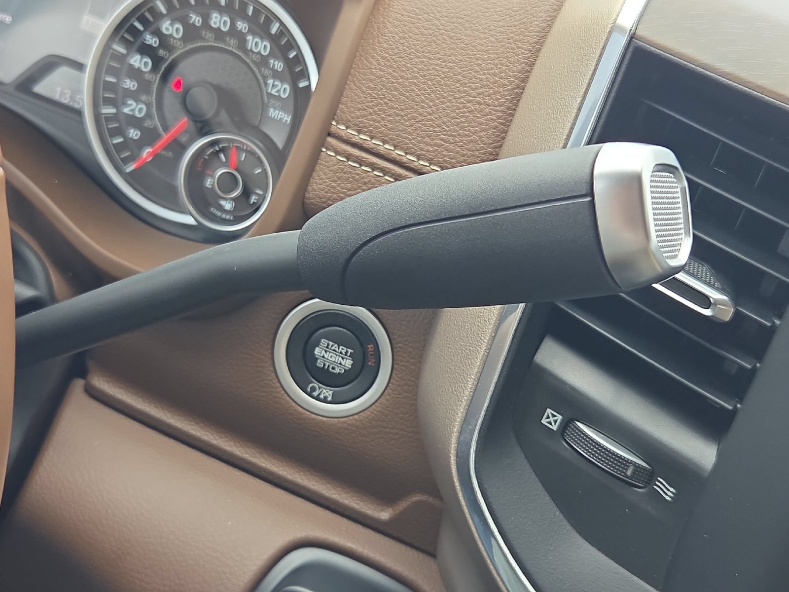 Used 2022 RAM 2500 Laramie AWD/4WD image 16