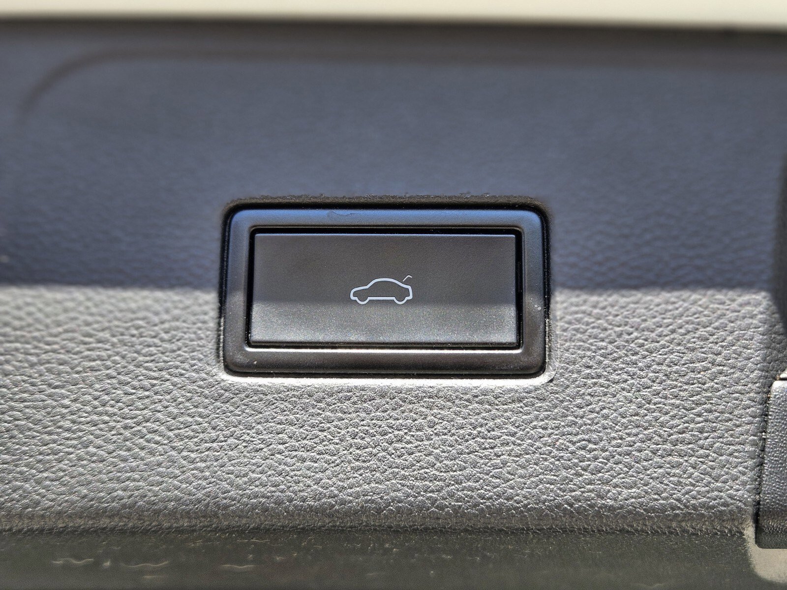 Used 2019 Volkswagen Atlas SEL image 32