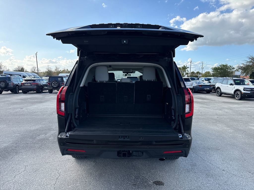 Certified 2025 Ford Expedition Active image 32