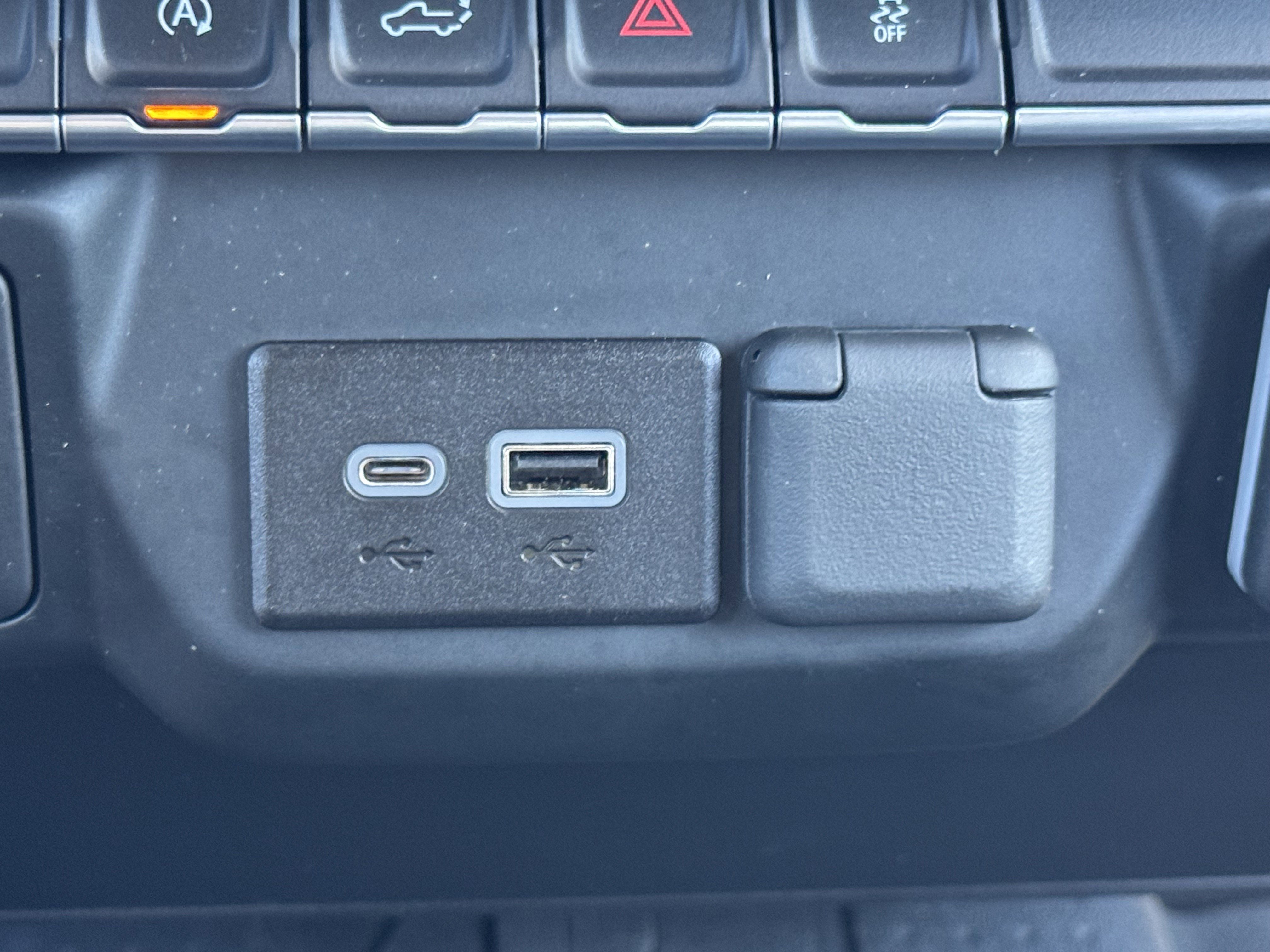 Used 2022 Chevrolet Silverado 1500 Custom image 23