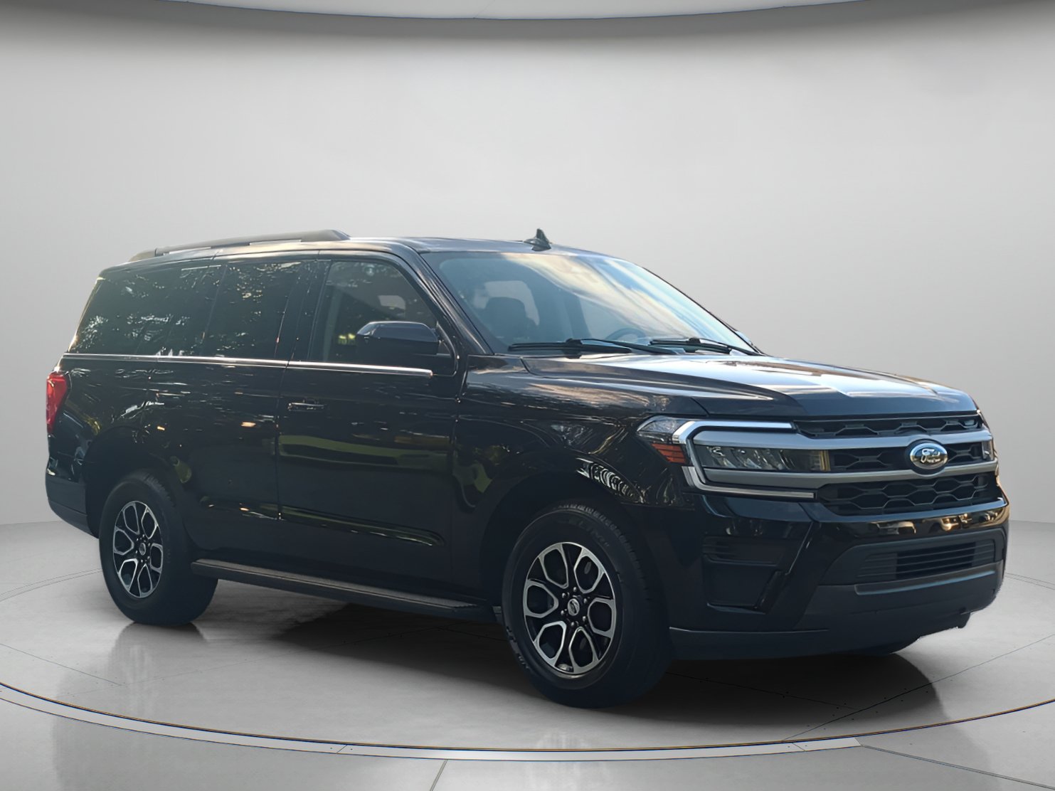 Certified 2024 Ford Expedition XLT RWD image 38