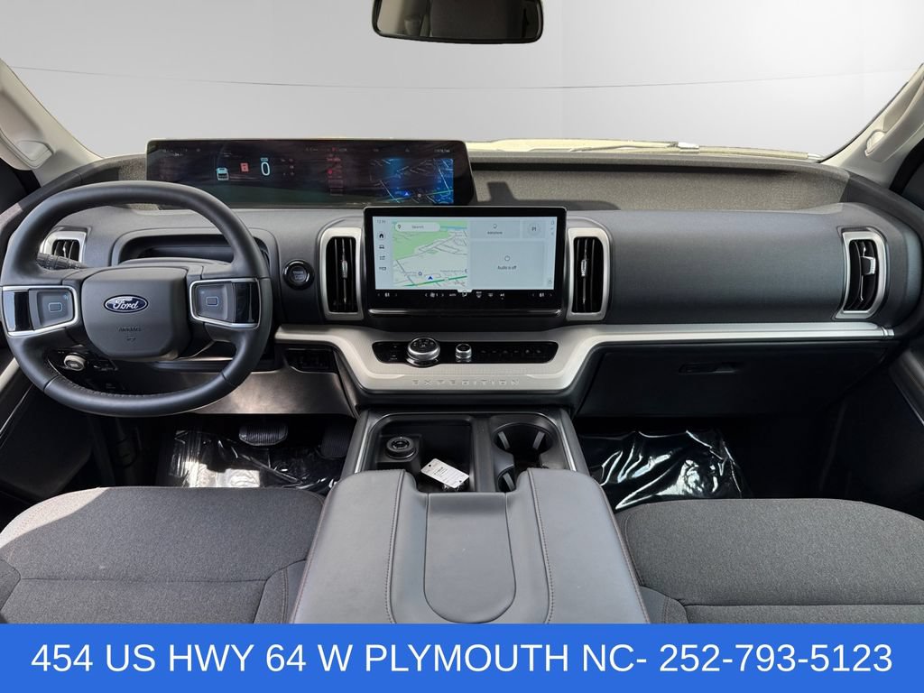 Certified 2025 Ford Expedition Active AWD/4WD image 10