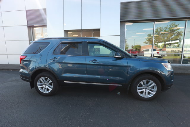 Certified 2018 Ford Explorer XLT w/ Equipment Group 202A AWD/4WD image 2
