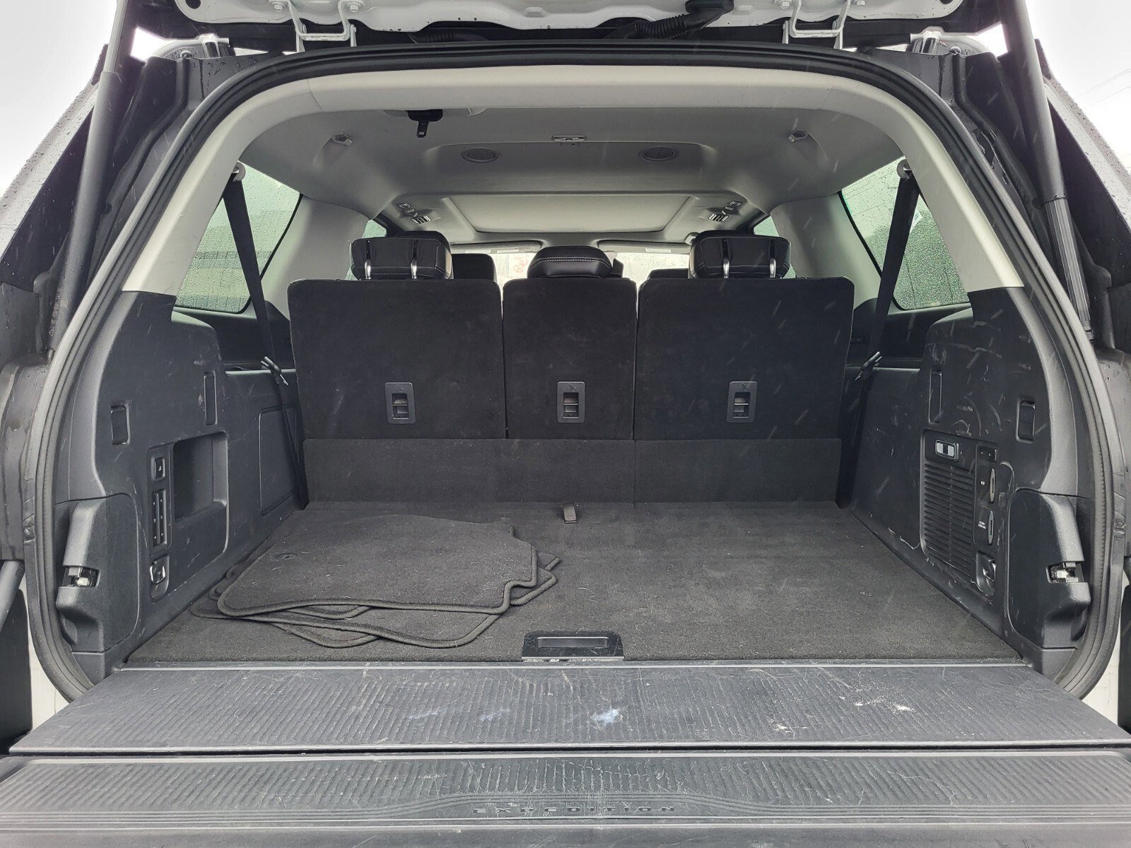 Certified 2025 Ford Expedition Max Platinum image 30