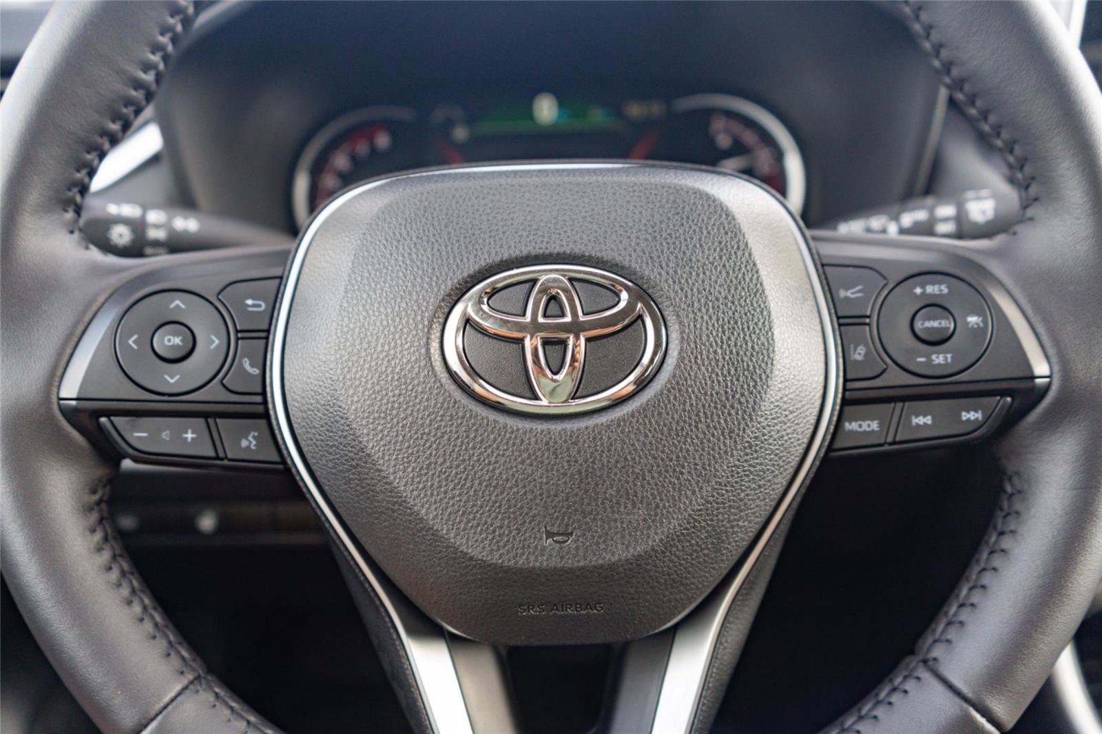 Used 2025 Toyota RAV4 XLE w/ Weather Package FWD image 9