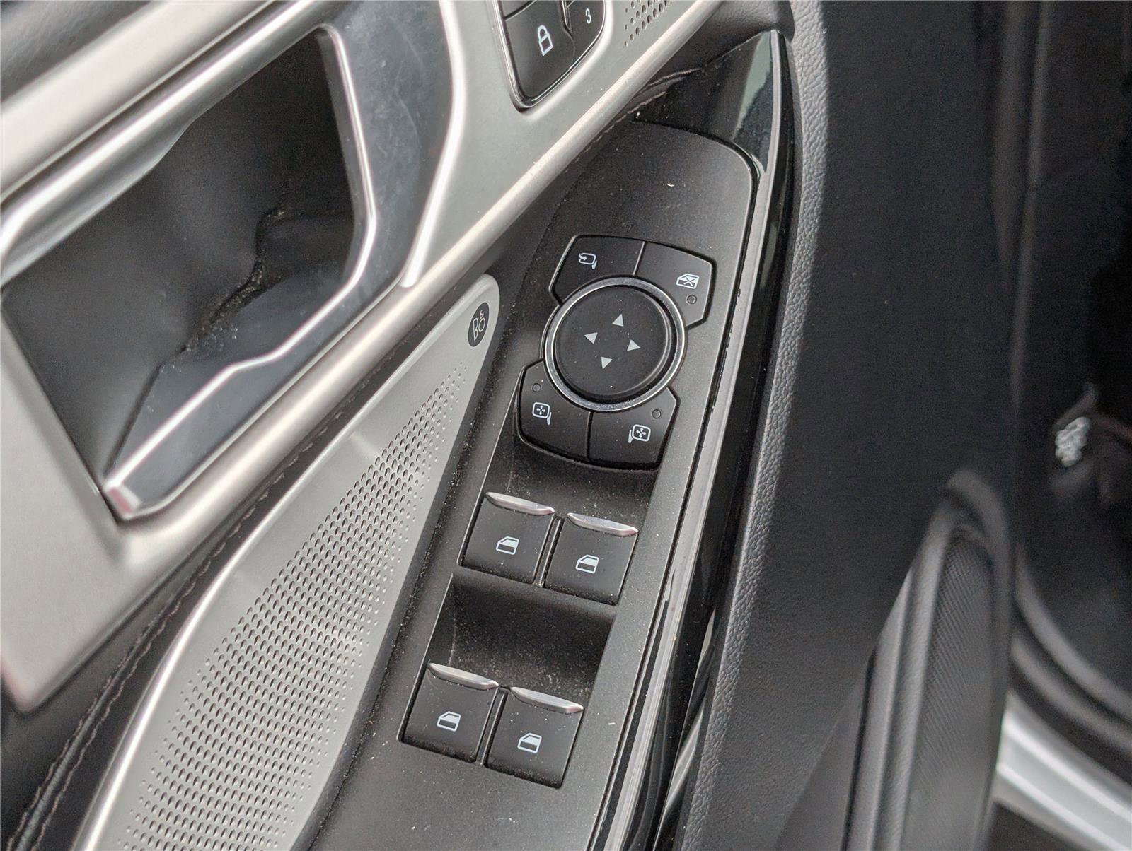 Certified 2022 Ford Explorer Platinum w/ Equipment Group 601A image 21