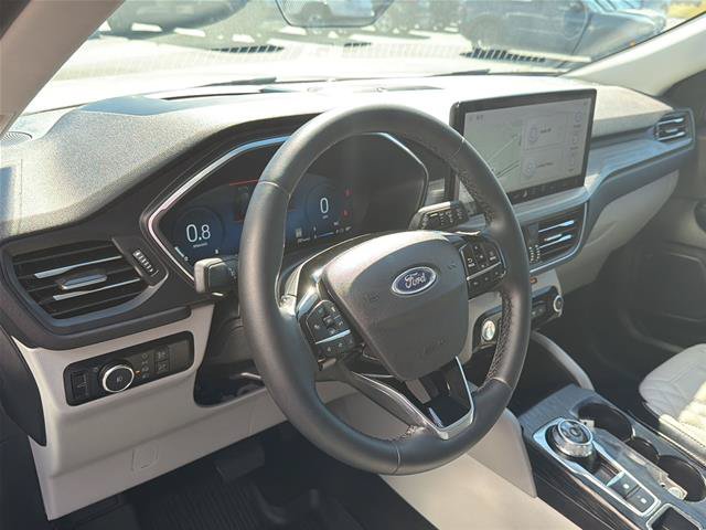 Certified 2023 Ford Escape Platinum w/ Premium Technology Package AWD/4WD image 19