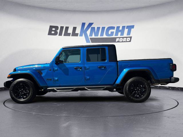 Used 2023 Jeep Gladiator Sport AWD/4WD image 2