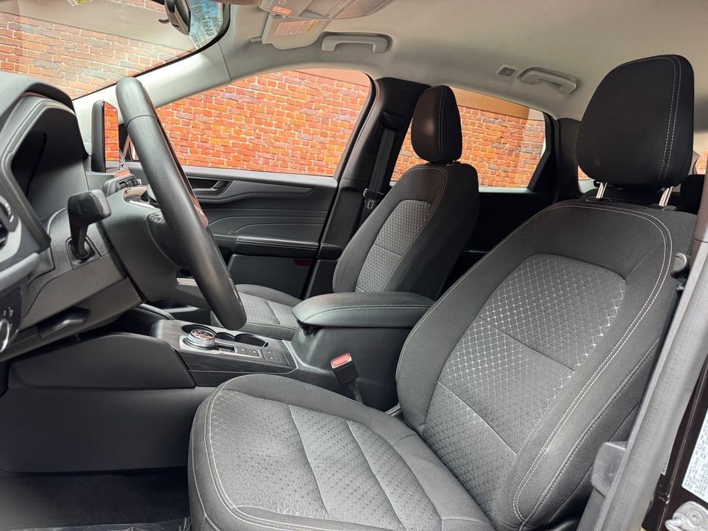 Certified 2023 Ford Escape Active AWD/4WD image 23