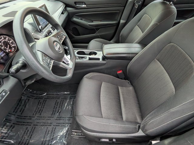 Used 2024 Nissan Altima 2.5 SV FWD image 12
