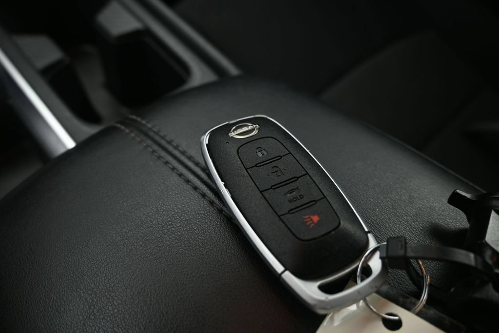 Used 2024 Nissan Sentra SV FWD image 29