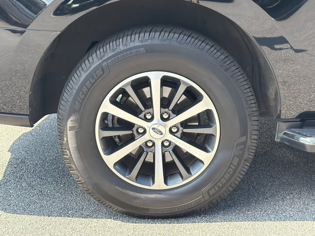Certified 2018 Ford Expedition XLT w/ Equipment Group 202A RWD image 19