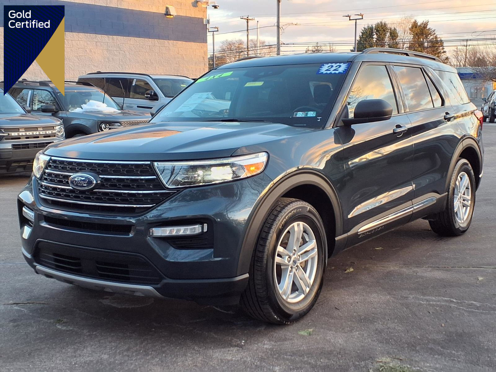 Certified 2022 Ford Explorer XLT w/ Equipment Group 202A