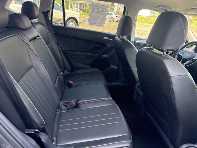 Used 2024 Volkswagen Tiguan SE AWD/4WD image 36