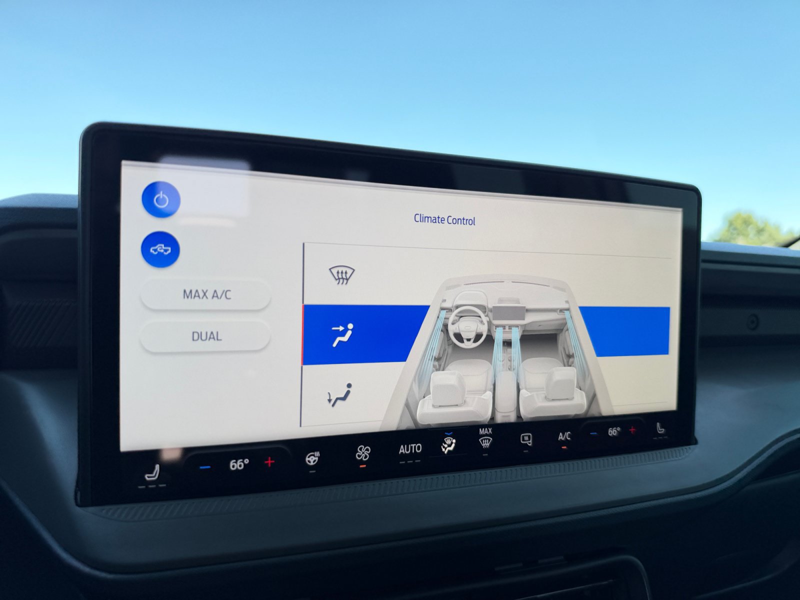 Certified 2025 Ford Maverick Tremor AWD/4WD image 27