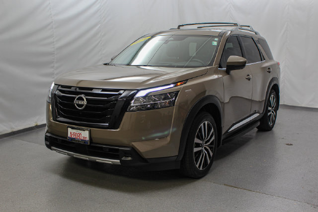Used 2024 Nissan Pathfinder Platinum w/ Lighting Package (N93) AWD/4WD image 4