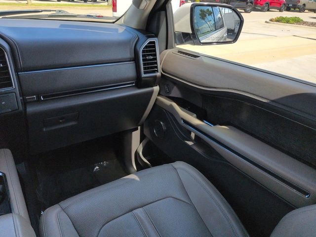 Certified 2019 Ford Expedition Limited w/ Equipment Group 302A AWD/4WD image 17