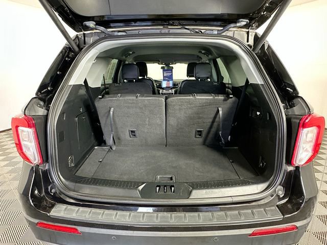 Certified 2022 Ford Explorer XLT w/ Equipment Group 202A image 32