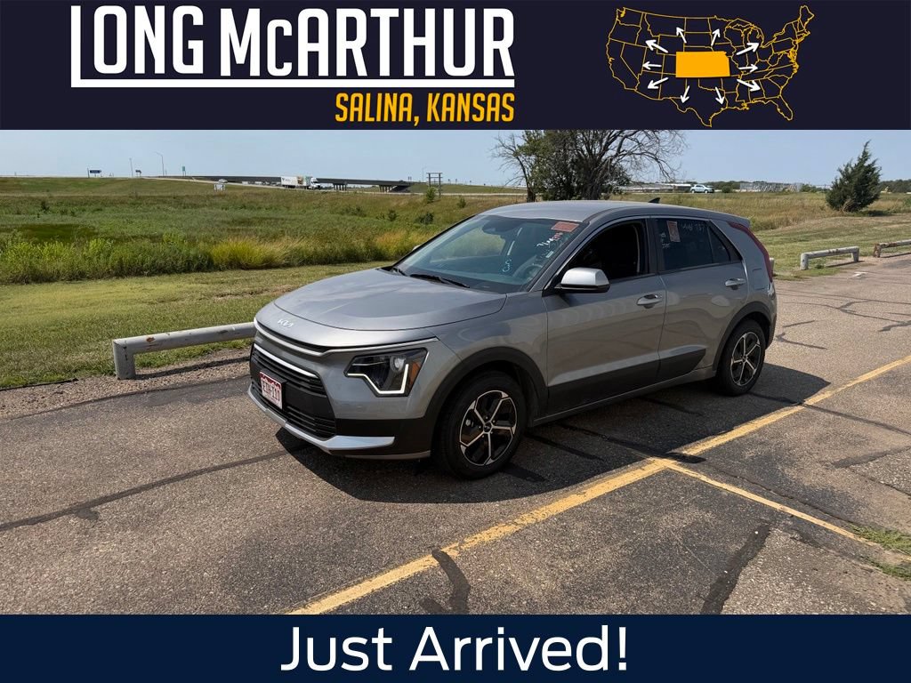 Used 2025 Kia Niro LX FWD image 1