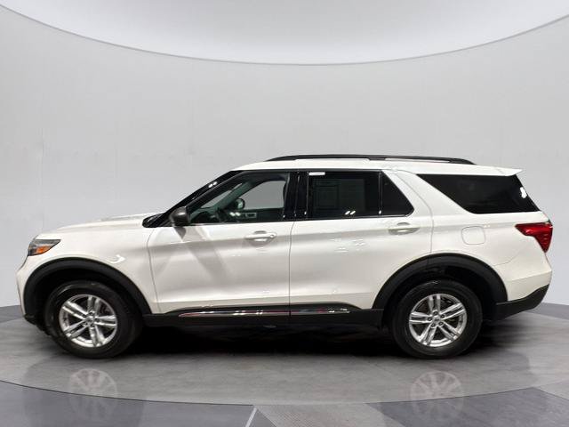 Certified 2023 Ford Explorer XLT w/ Equipment Group 202A AWD/4WD image 2
