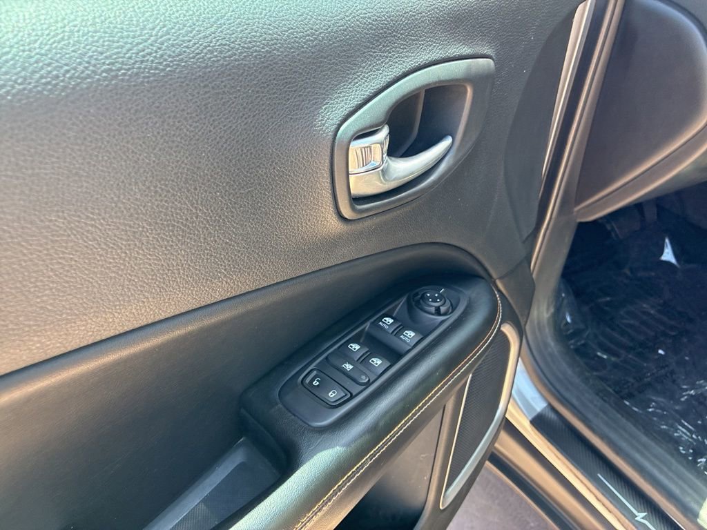 Used 2019 Jeep Compass Latitude w/ Popular Equipment Group FWD image 22
