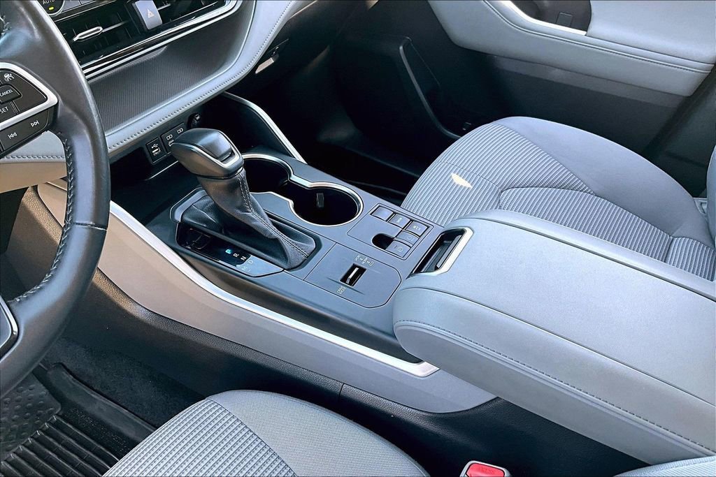 Used 2023 Toyota Highlander LE image 15