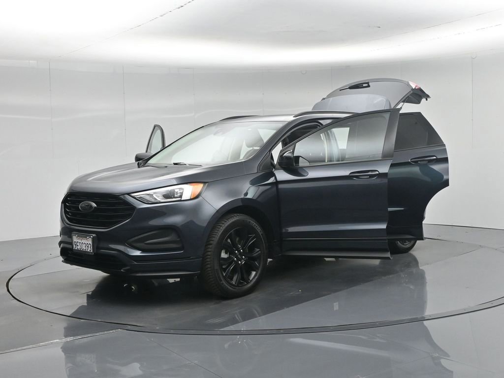 Certified 2022 Ford Edge SE w/ Black Appearance Package image 53