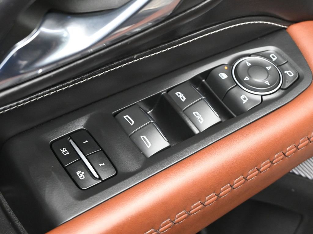 Used 2023 GMC Yukon Denali Ultimate image 37