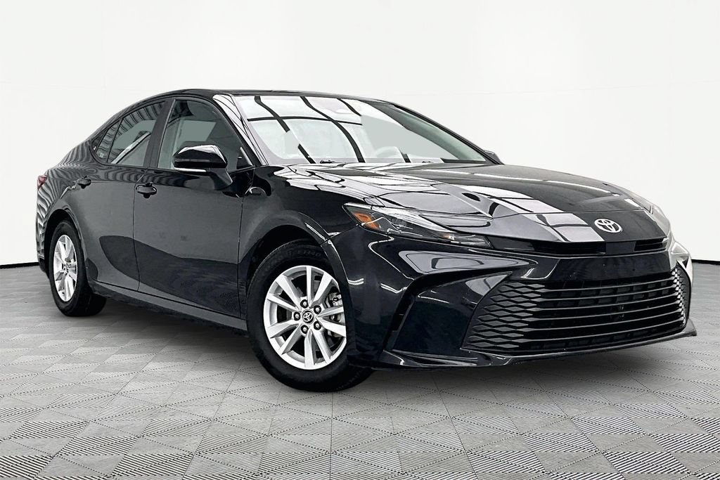 Used 2025 Toyota Camry LE FWD image 12
