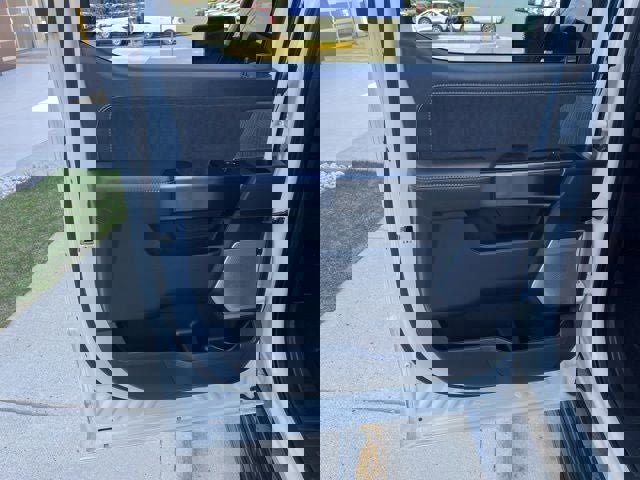 Certified 2023 Ford F150 Platinum w/ Equipment Group 701A High image 17