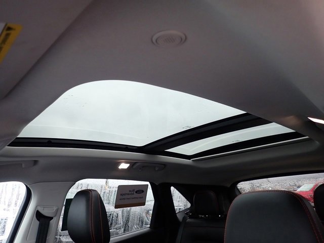 Certified 2022 Ford Escape SEL w/ SEL Stealth AWD Package image 24