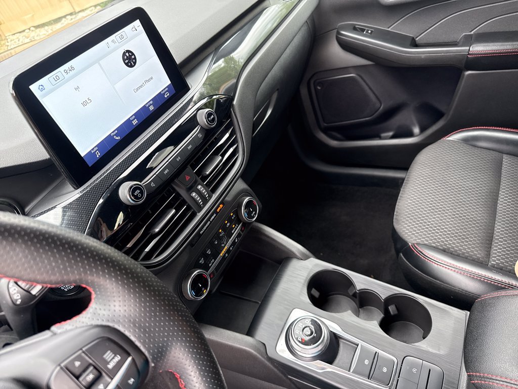 Certified 2024 Ford Escape ST-Line AWD/4WD image 17