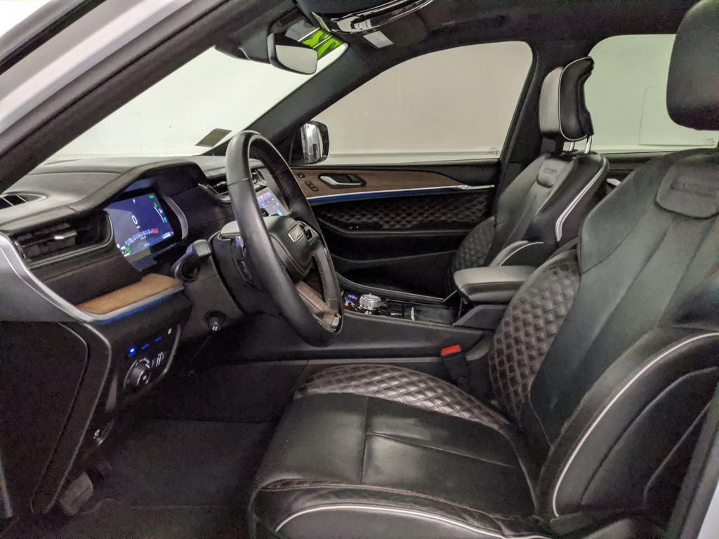 Used 2023 Jeep Grand Cherokee Summit image 24