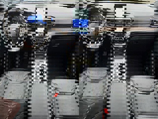 Certified 2022 Ford Explorer Platinum w/ Equipment Group 601A image 9