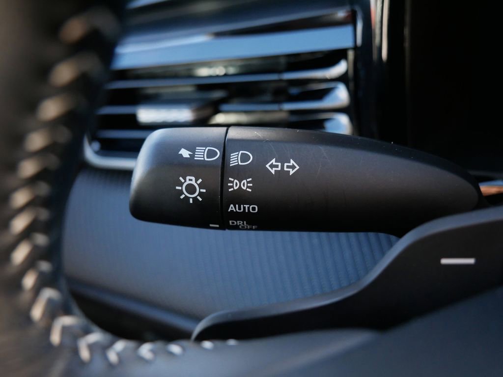 Used 2025 Toyota Camry SE FWD image 26