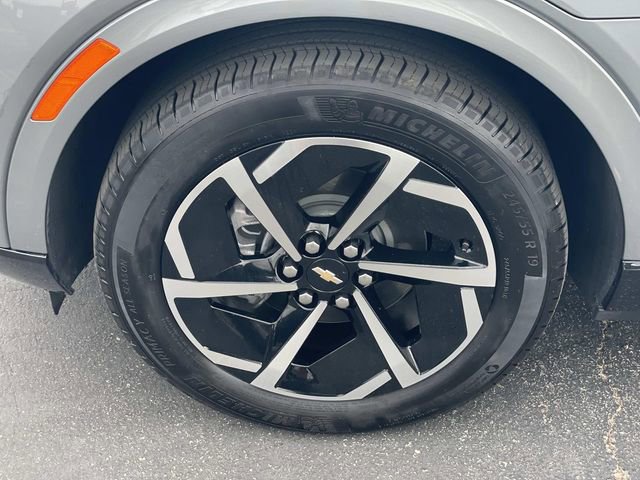 Used 2025 Chevrolet Equinox EV LT w/ Convenience Package image 39