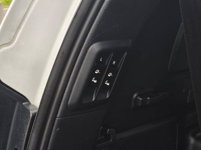 Used 2022 Lexus GX 460 Luxury w/ Sport Design Package AWD/4WD image 17