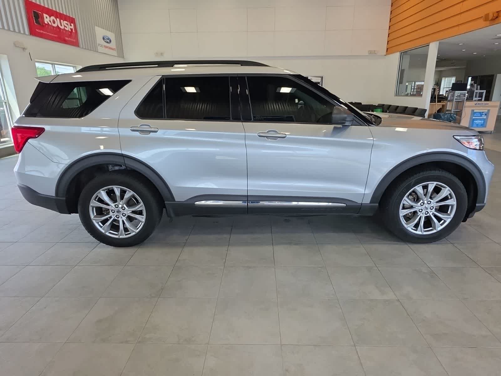 Certified 2021 Ford Explorer XLT w/ Equipment Group 202A AWD/4WD image 6