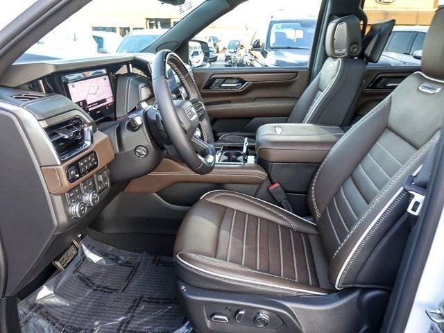 Used 2026 GMC Yukon Denali Ultimate AWD/4WD image 13