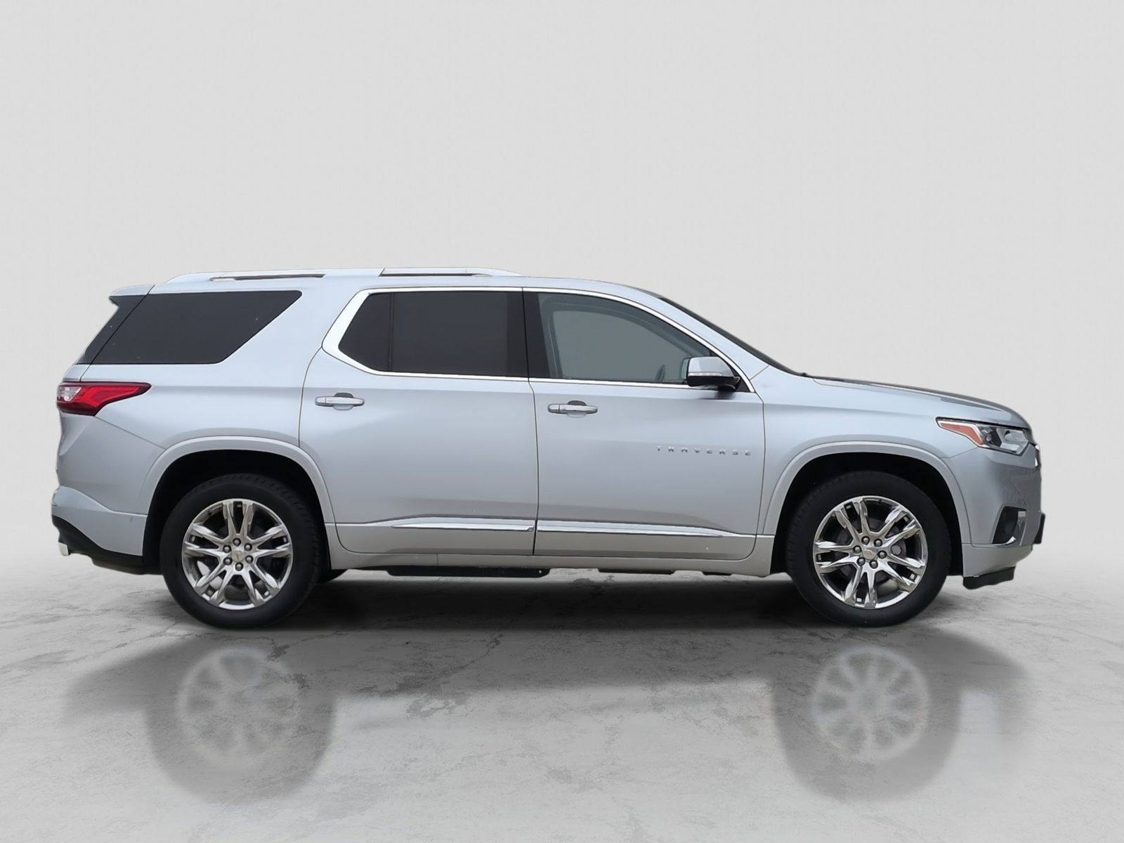 Used 2018 Chevrolet Traverse High Country w/ LPO, Floor Liner Package AWD/4WD image 8