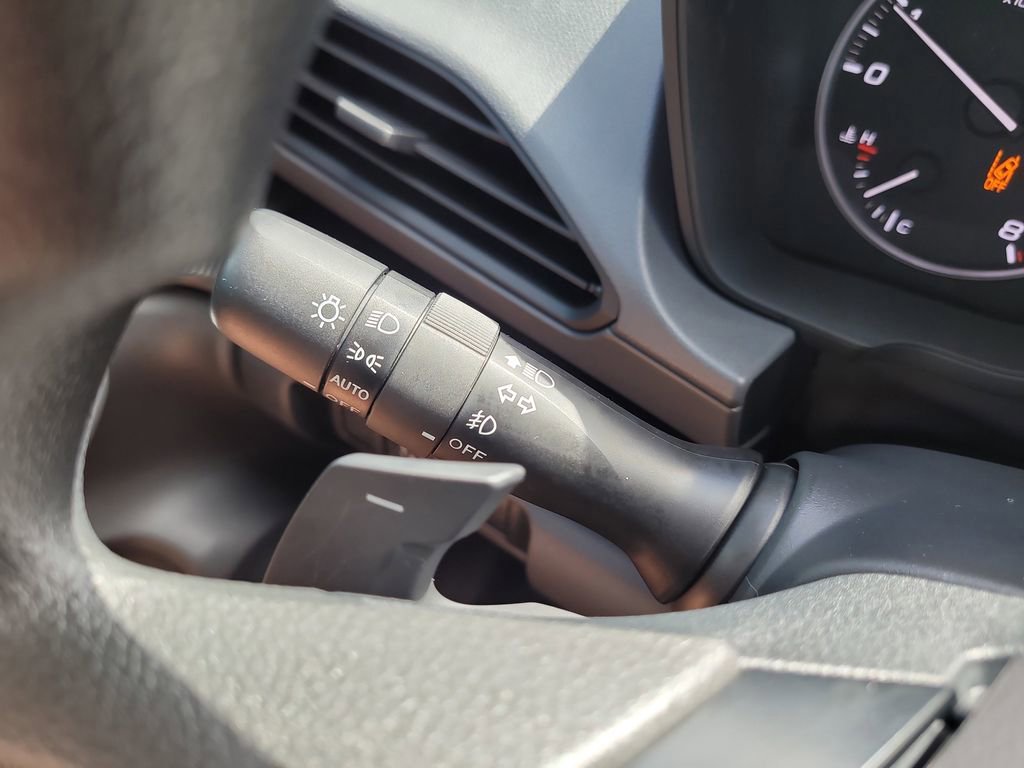 Used 2025 Subaru Crosstrek 2.0i Premium image 28