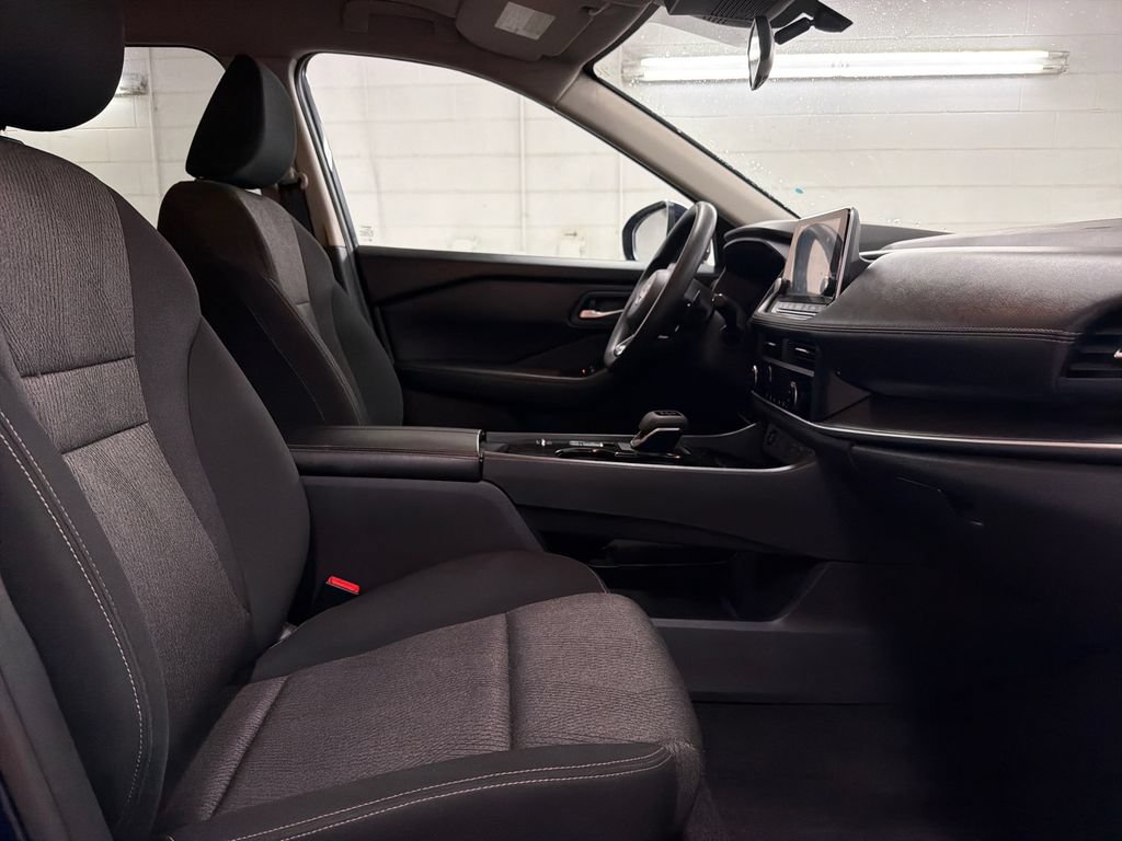 Used 2024 Nissan Rogue SV FWD image 28
