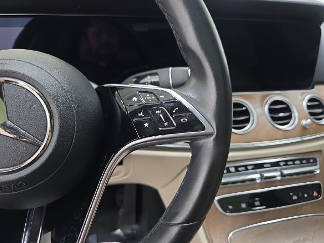 Used 2023 Mercedes-Benz E 350 4MATIC Sedan image 18