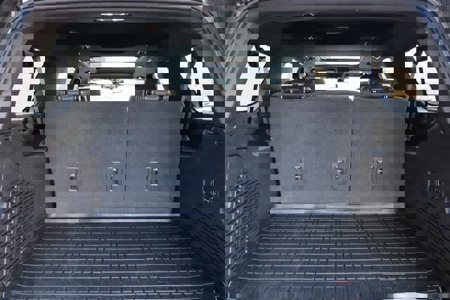 Used 2021 Chevrolet Suburban High Country image 35