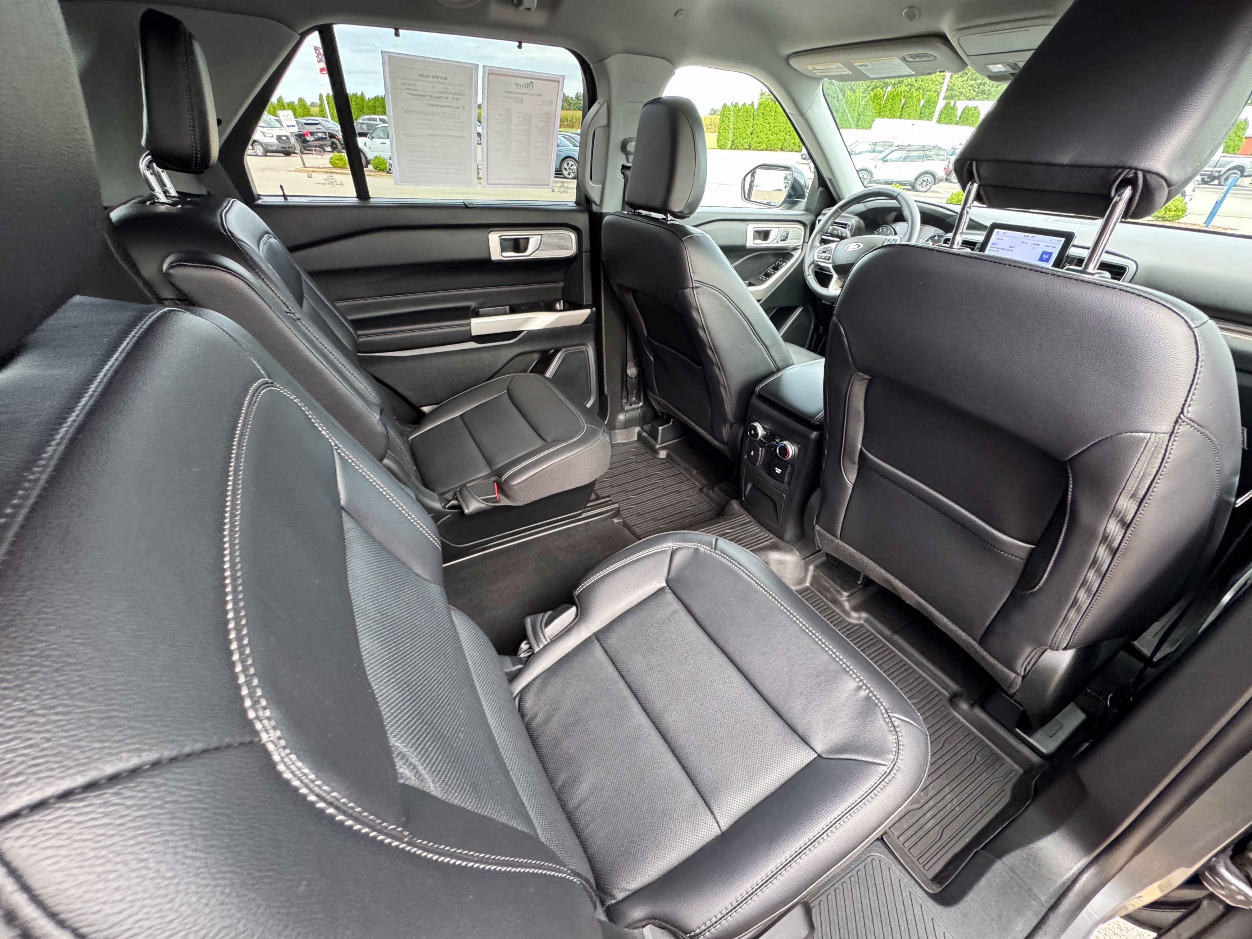 Certified 2023 Ford Explorer Limited w/ Hybrid Equipment Group 310A AWD/4WD image 17